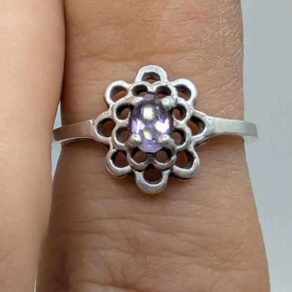 Vintage Amethyst Filigree Dainty Sterling Silver Ring Size 5 3/4 - Picture 1 of 5